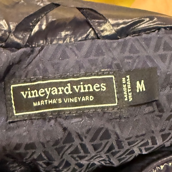 Vineyard Vines Women’s Puffer Jacket Size Medium - Picture 3 of 10